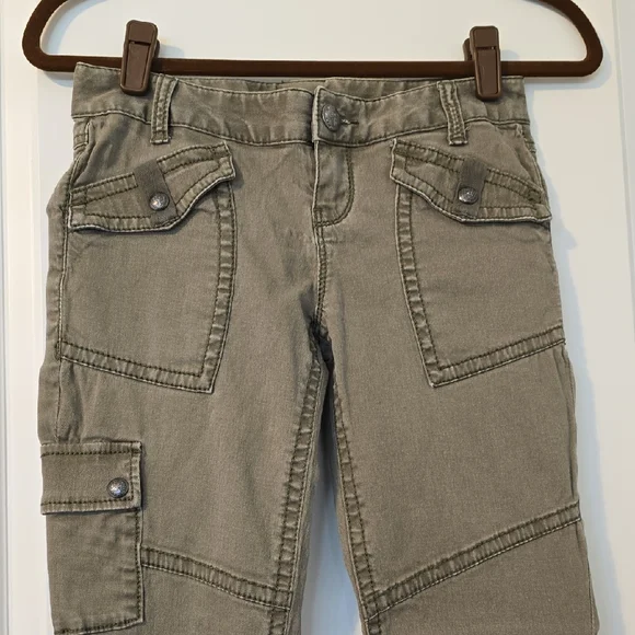 Express Olive Green Women's Cargo Pants. Size 00 Low Rise Fit - Picture 2 of 16